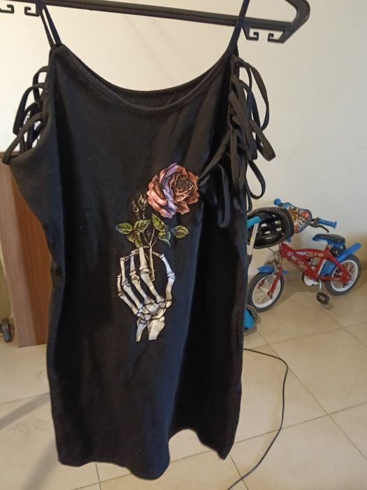 Roupa de senhora usada