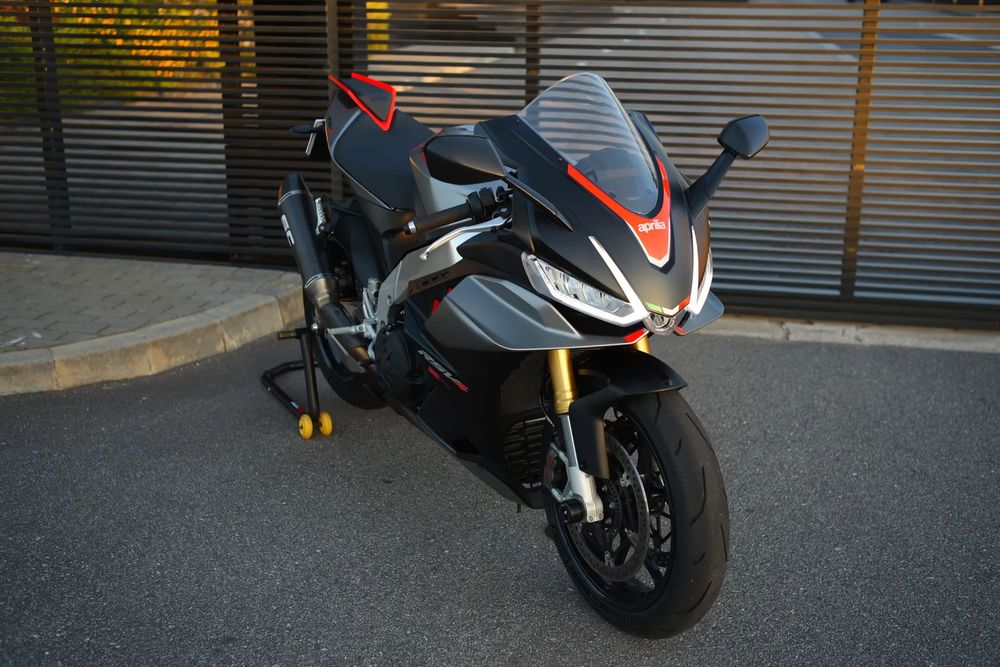 Aprilia RSV  4
