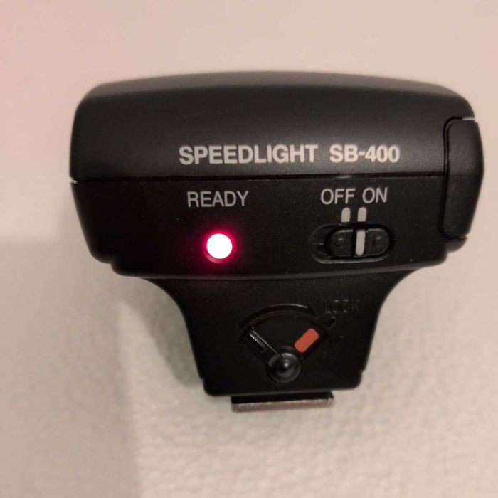 Lampa Nikon SB-400