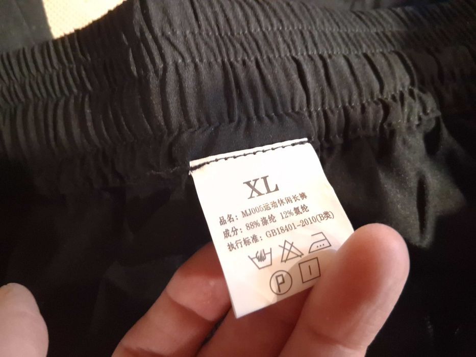T253 Spodnie Sportowe Męskie Treningowe XL Czarne Odblaski Nowe MJ005