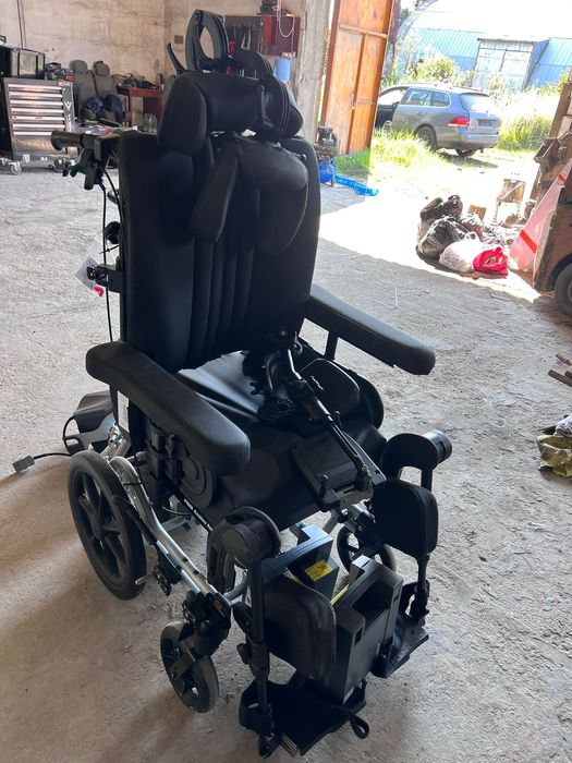 Інвалідний електричний візок Invacare Rea