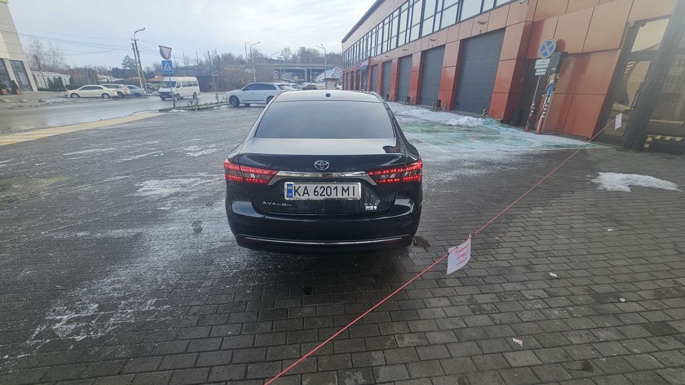 Продам TOYOTA Avalon гибрид