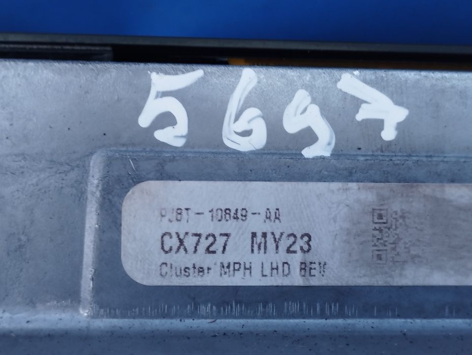 Панель приборов Mustang Much-E щиток приладів приборная панель шрот