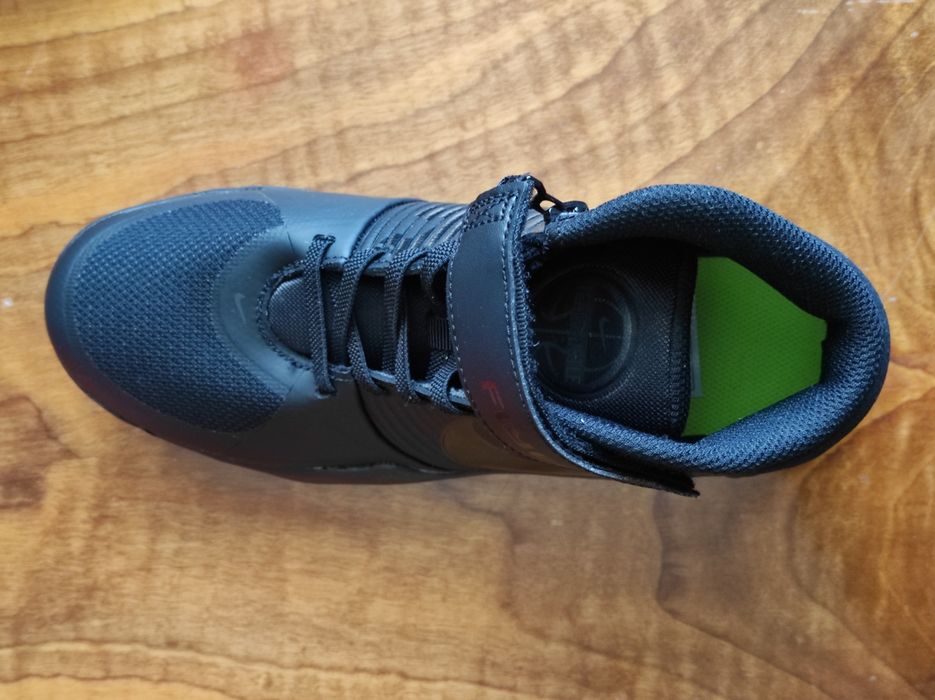 NIKE Team Hustle FLYEASE adidasy rozm. 38,5 /24cm