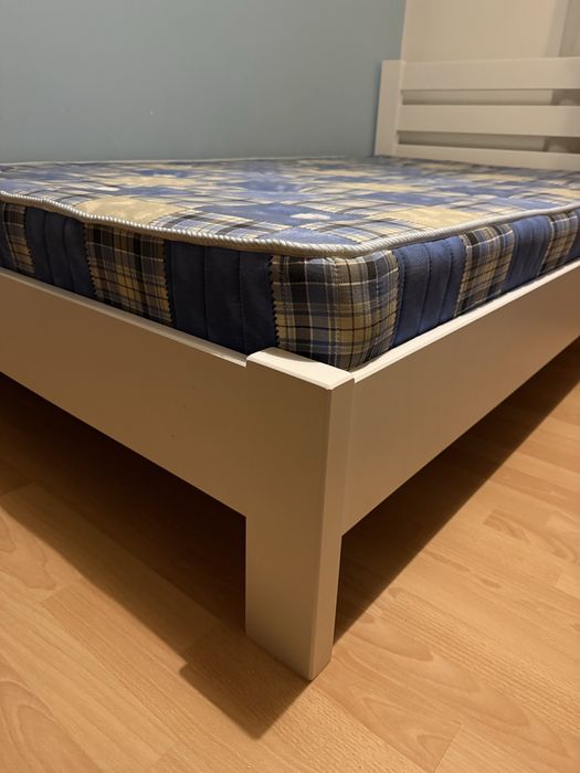 Ліжко біле 90*200 з матрасом