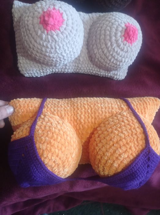 Подушка грудь на подарок