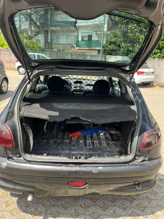 Peugeot 206. 2002  1.4  hdi gasoleo comercial