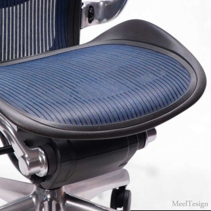 Fotel biurowy Herman Miller Aeron Classic B
