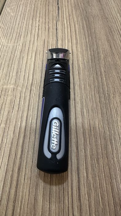 Тример Gillette в робочому стані