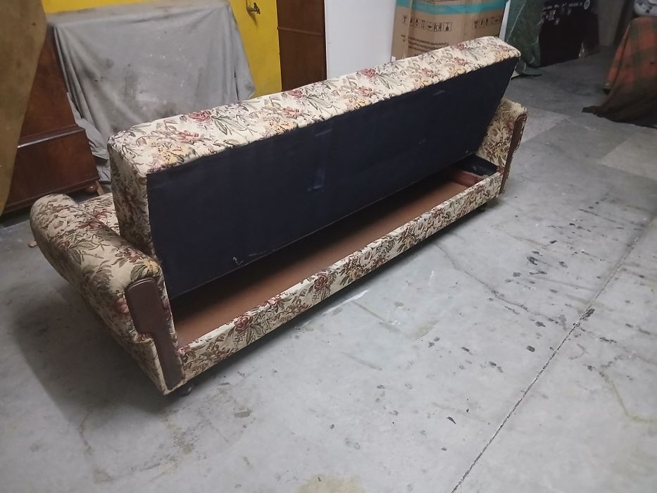 Sofá cama com arrumos