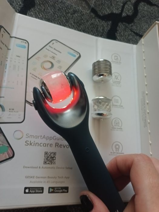 Geske MicroNeedle Face Roller 9 in 1 эл. ролик для лица с микроиглами