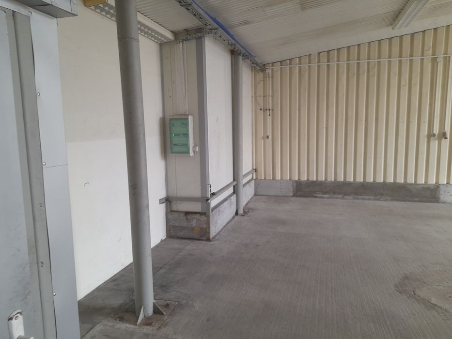 Wynajmę halę magazyn 105 m2 plac 350 m2 Deszczno