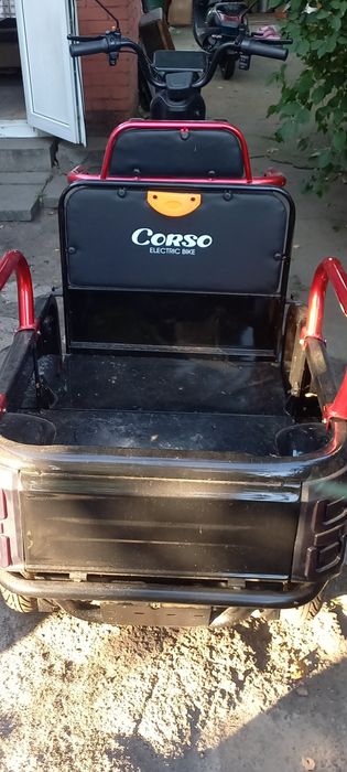 Электроскутер трицикл  SIG77