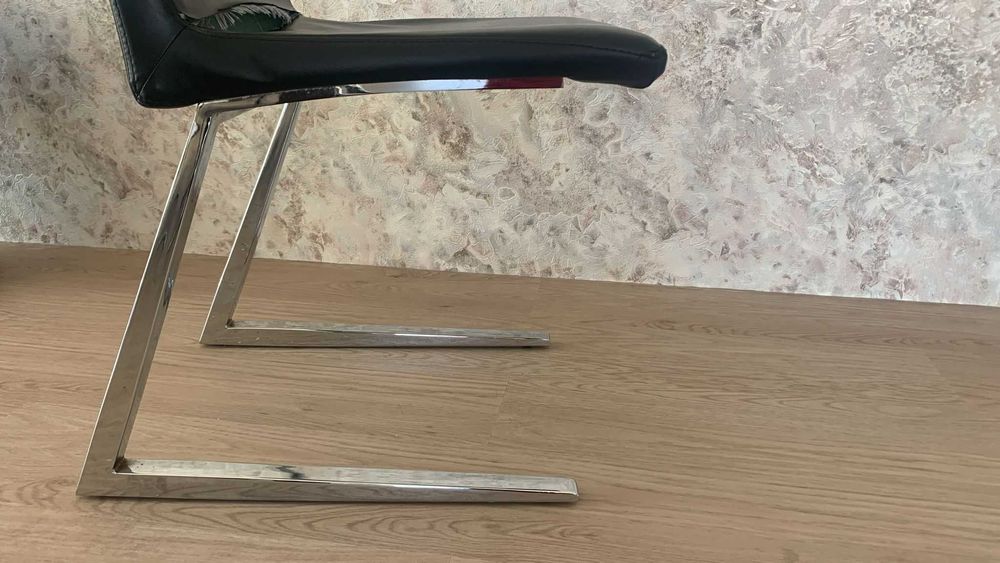 Conjunto 6 Cadeiras com pés em inox