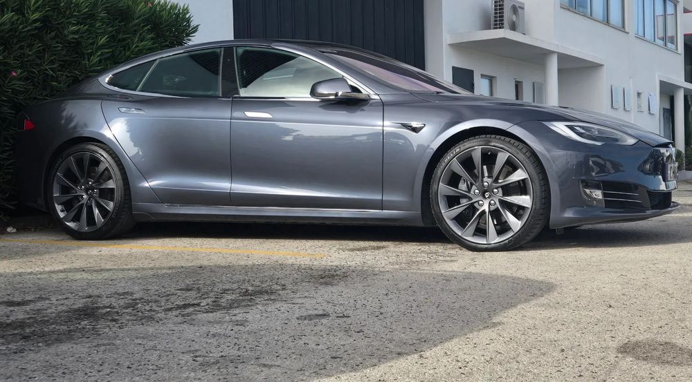 Tesla Model S 100 kWh Long Range Plus AWD