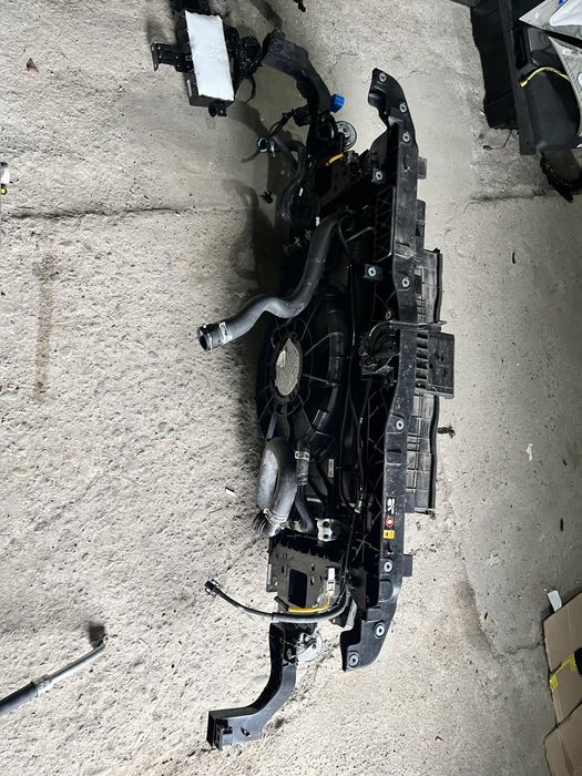 KIA NIRO2 EV 22-25р  установочна панель касета радіаторів телевізор