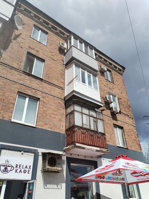 Продам 2х кімнатну "сталінку" по Криворіжсталі 54.