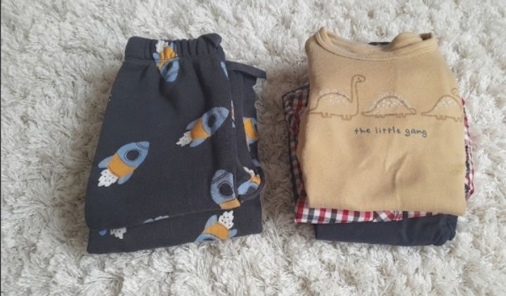Zestaw  Wyprawkowy  68/74 Dresik H&M nowy) + Elegancki komplet + gratis body nowe