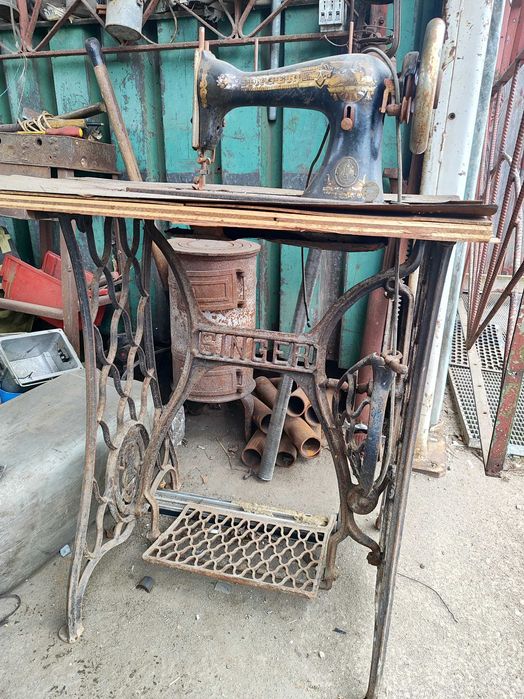 Zabytkowa maszyna do szycia