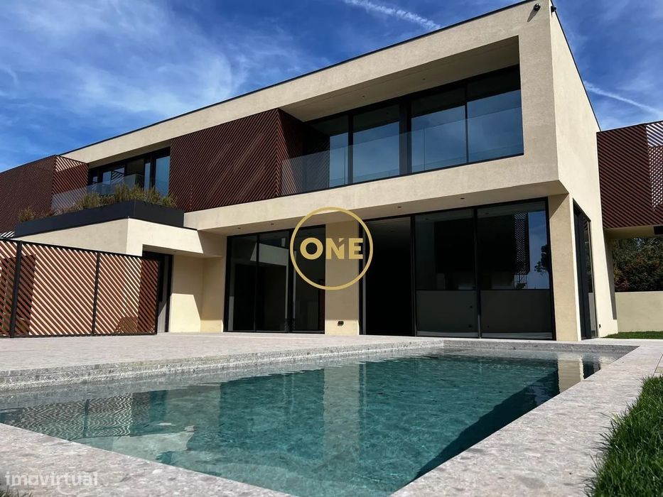 Moradia T5 com piscina, contemporânea e sofisticada em Cascais - Birre