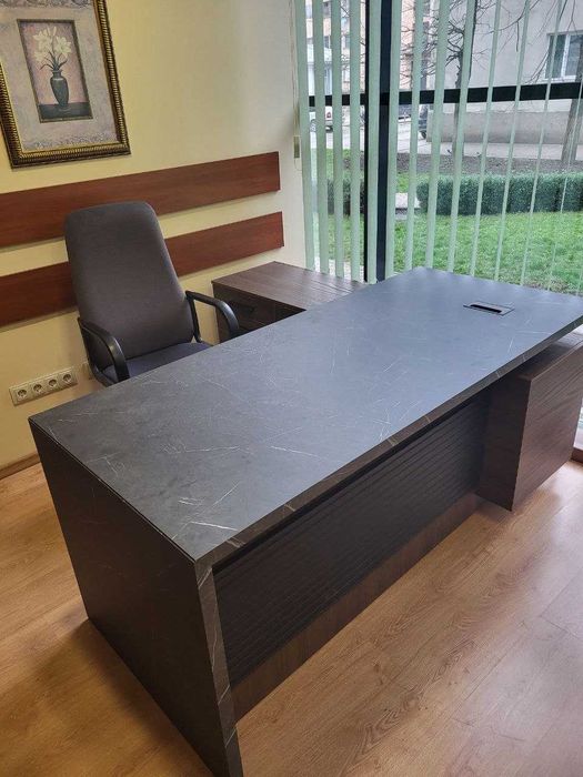 Офісні, торгові  меблі для бізнеса. Рецепції .