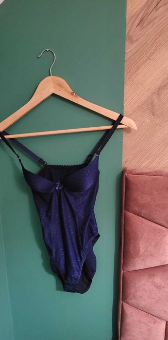 70 A, Body granatowe Corin