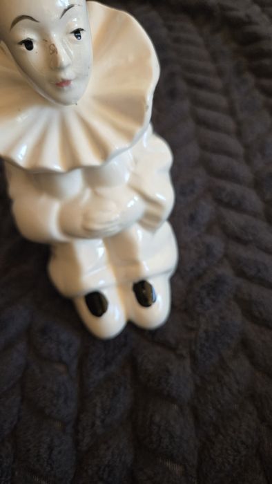 Ceramiczna figurka Pierrot.