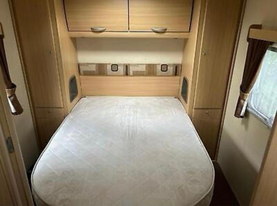 Caravana Abbey Vogue 2 650 + Avançado Kampa Air 400
