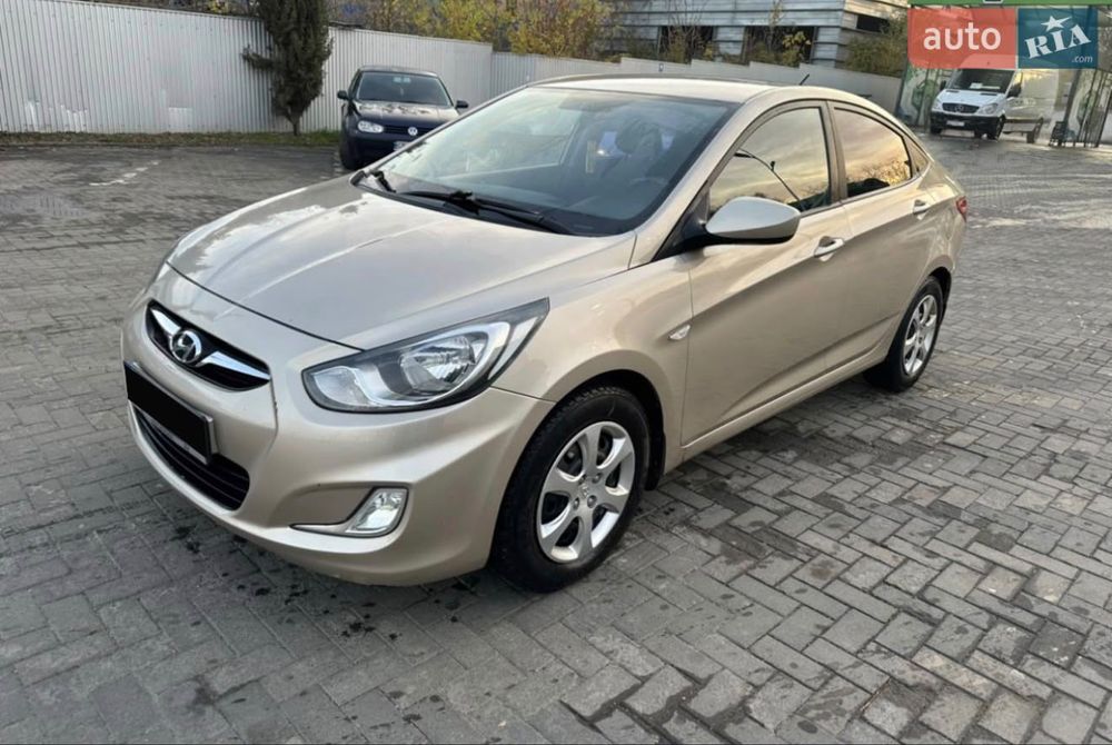 Hyundai accent 2012 р 1.4 бензин