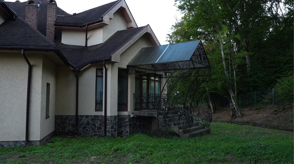 Продам заміський будинок, база відпочинку, центр реабілітації