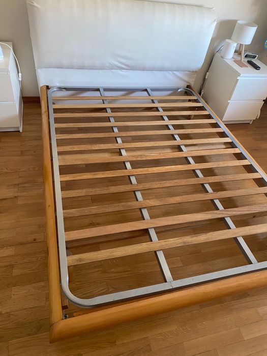 Cama de Casal em Madeira