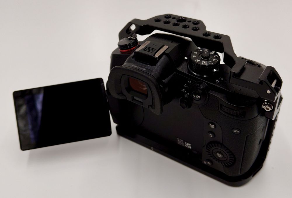 Panasonic Lumix GH5 Mark II z gwarancją i klatką Smallrig