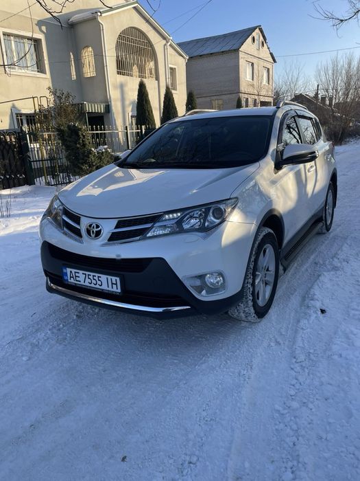Продам авто Toyota Rav 4 без подкрасов и с родным пробегом