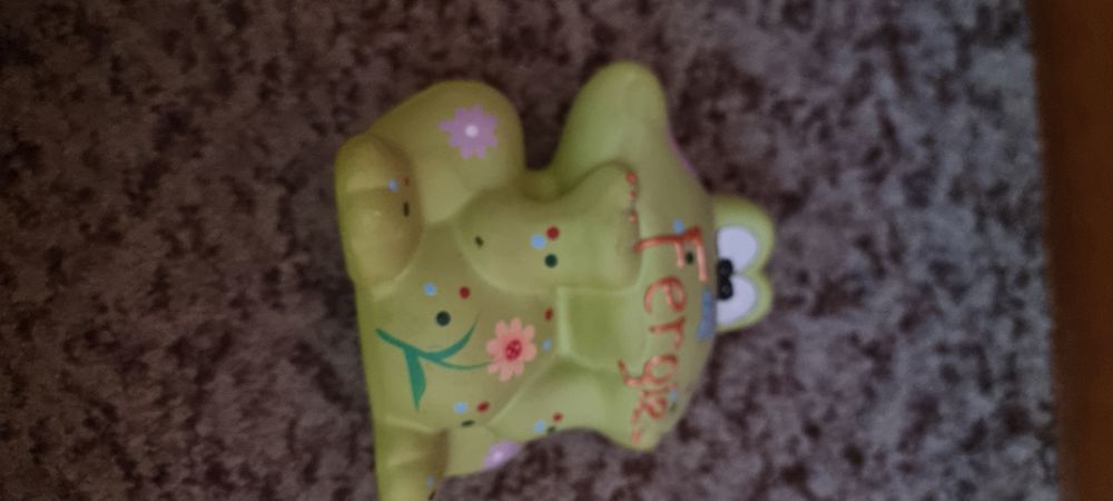 Sapo mealheiro em cerâmica