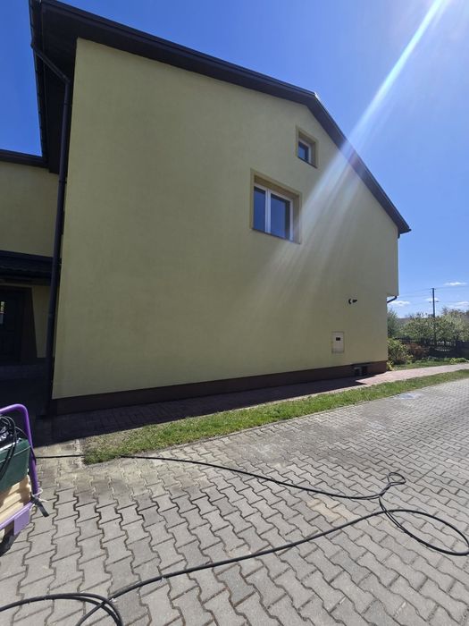 Mycie elewacji, okien, witryn, hal, paneli fotowoltaicznych i in.