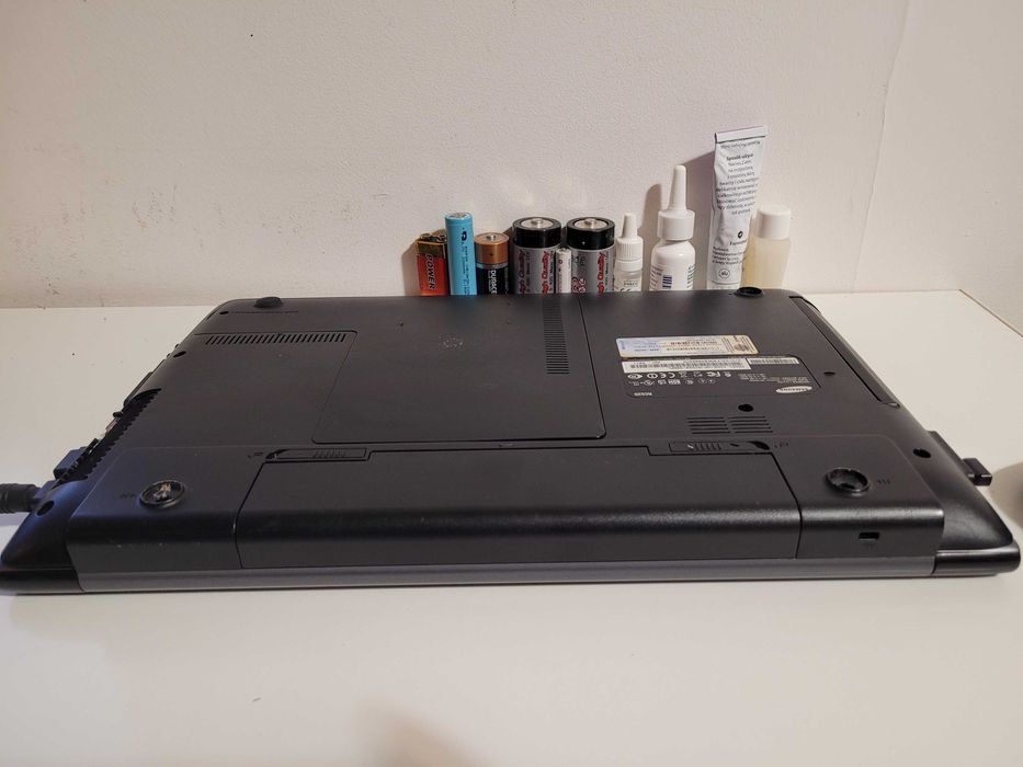 Samsung RC520 Notebook Laptop 15,6" 8GB RAM SSD NVidia Windows 11 HDMi