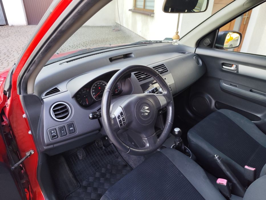 Suzuki Swift 1,3 benzyna Salon Polska pierwsza rej.2009