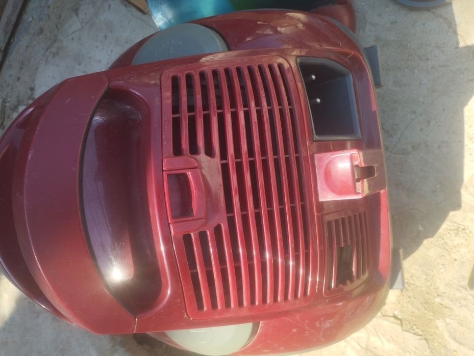 Philips FC 8734 працює дуже потужно (з циклонним фільтром)