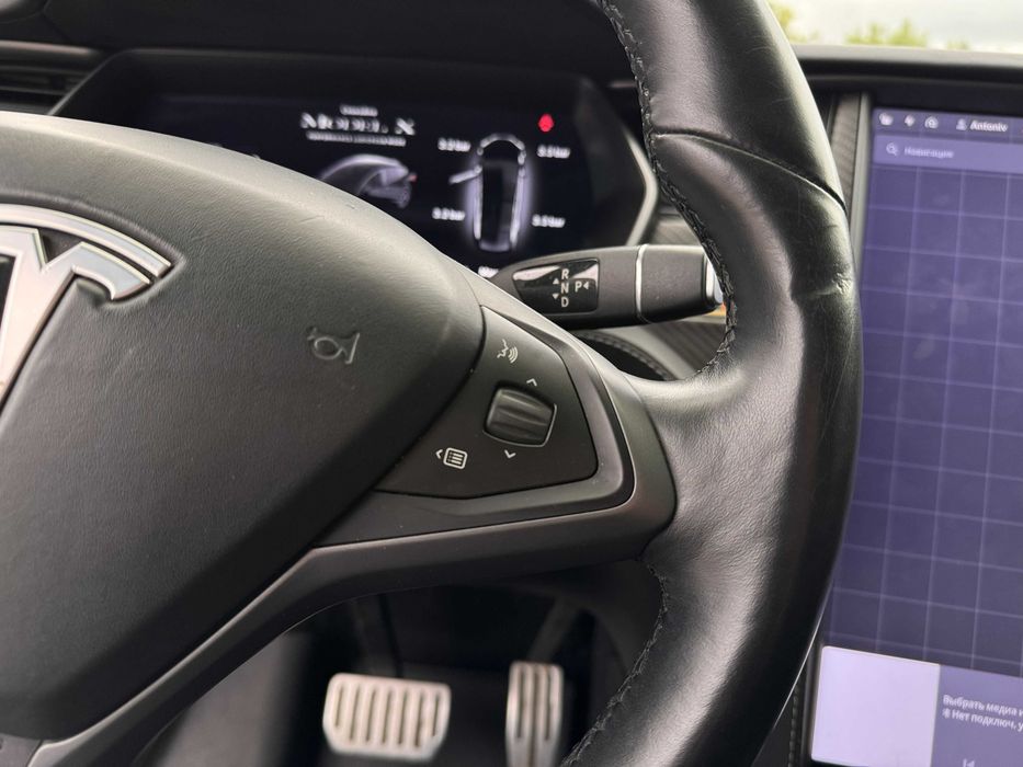 Tesla Model x 2020
