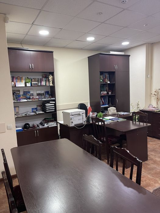 Продам офісні меблі