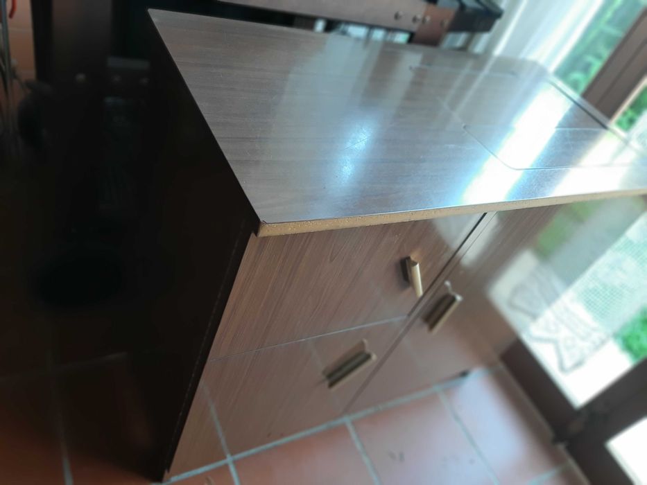 Móvel para máquina de costura ou outros fins.