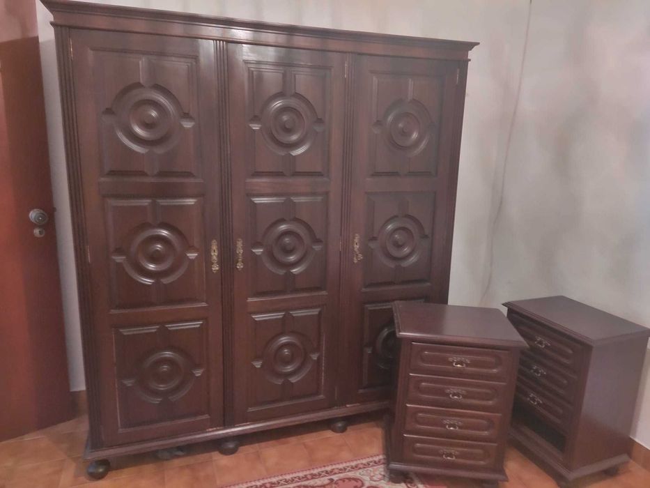 Mobília de Quarto de Casal  em Otimo Estado