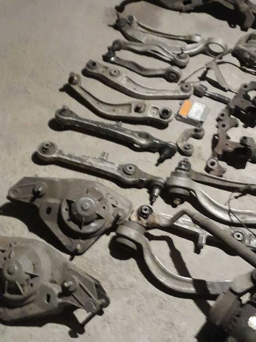 запчастини до ауді а8 д2