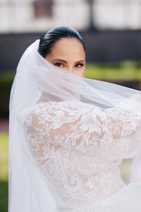 Весільна сукня ручної работи