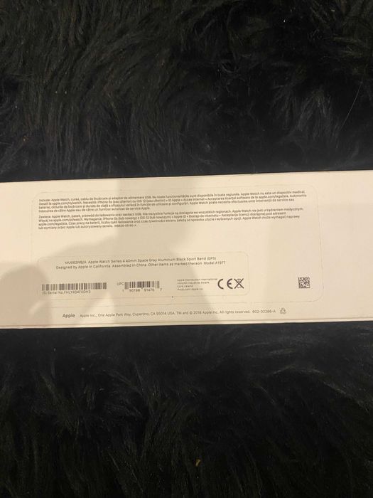 Apple Watch series 4 40mm Space Gray Aluminum Black sport Band (GPS)