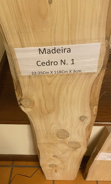 Tabuas de Madeira (Cedro e Carvalho)