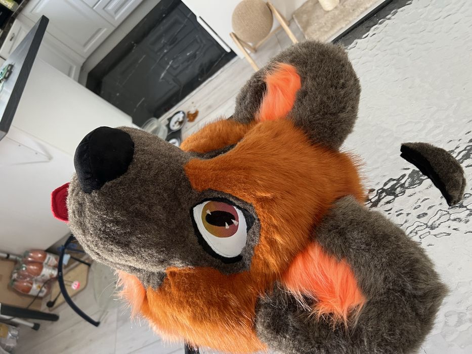 Fursuit head hieny