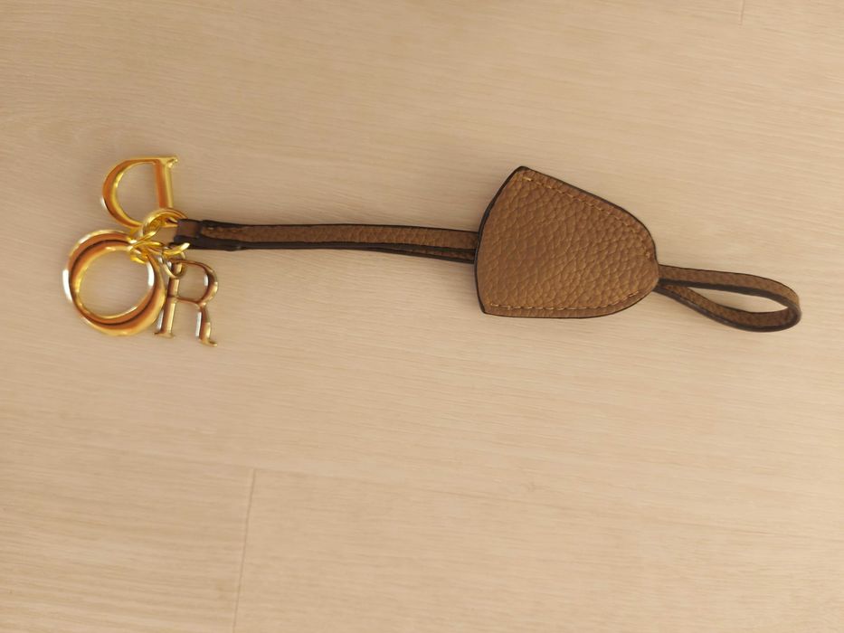 Nowa, elegancka torebka