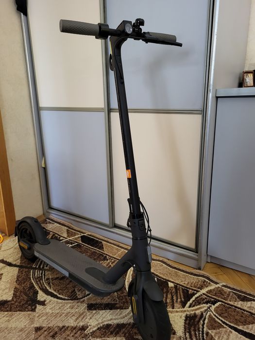 Електросамокат Xiaomi Mi Electric Scooter 1s