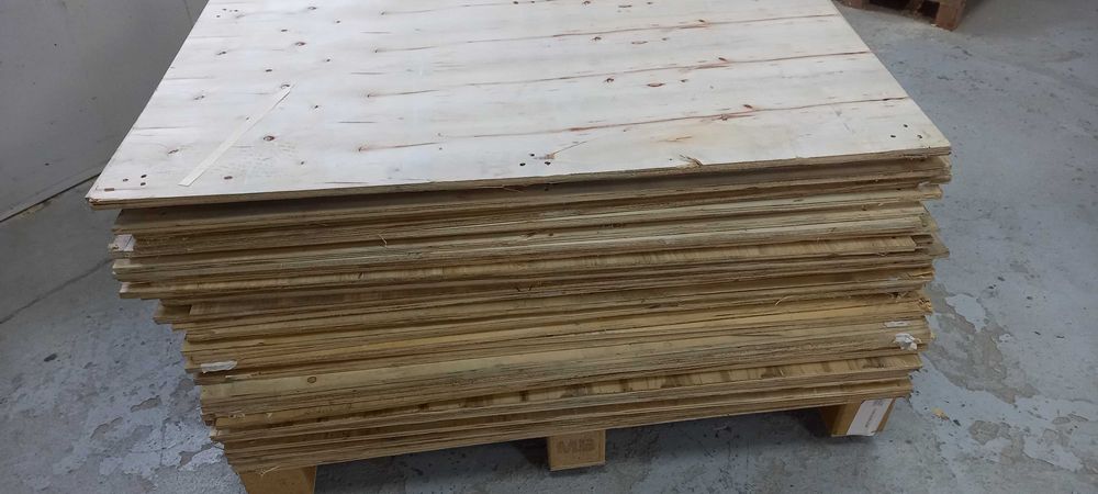 sklejka 116x113 grubość 1 cm